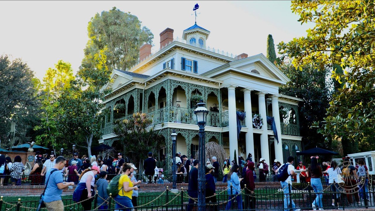 El exterior del juego de Disney.