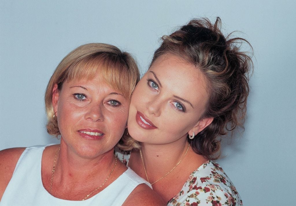 Charlize Theron y su madre Gerda Maritz.