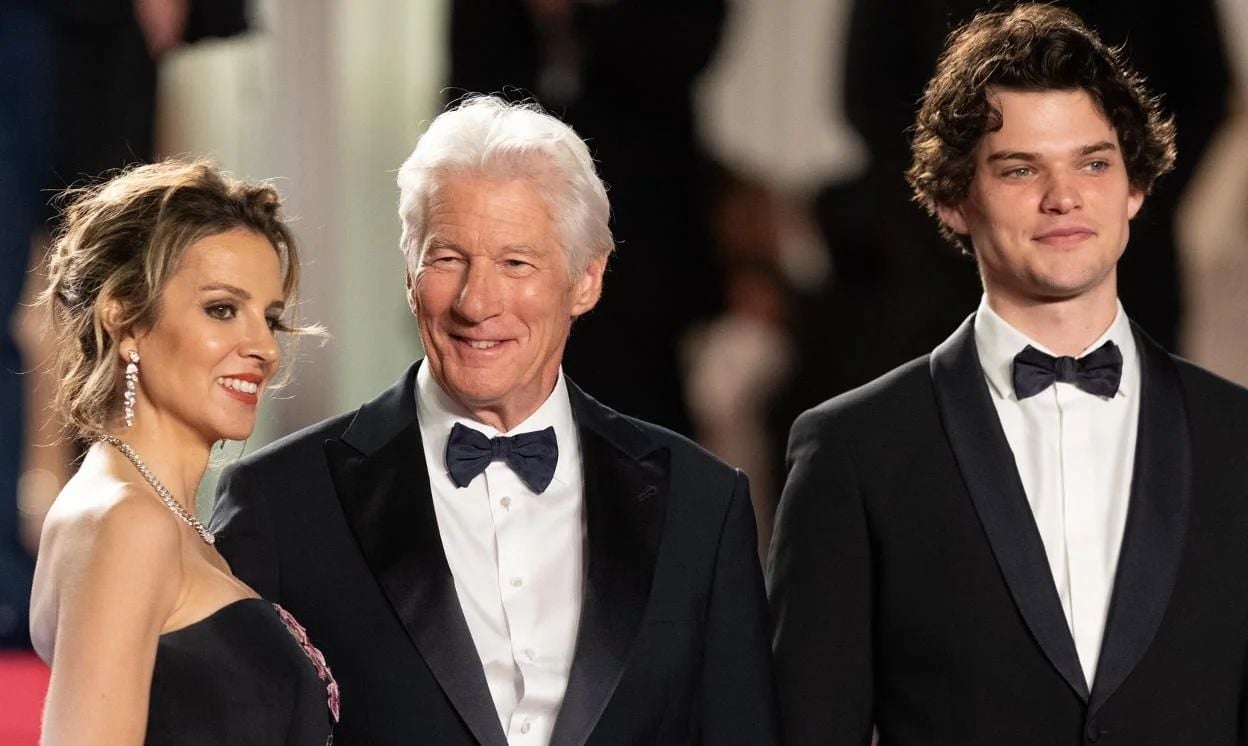 Alejandra Gere, Richard Gere y Homer Gere.