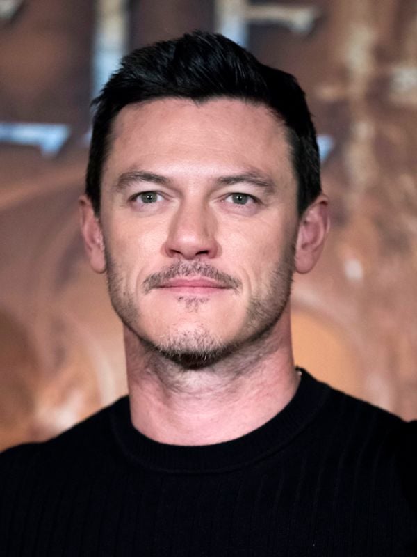 Luke Evans Su biografía