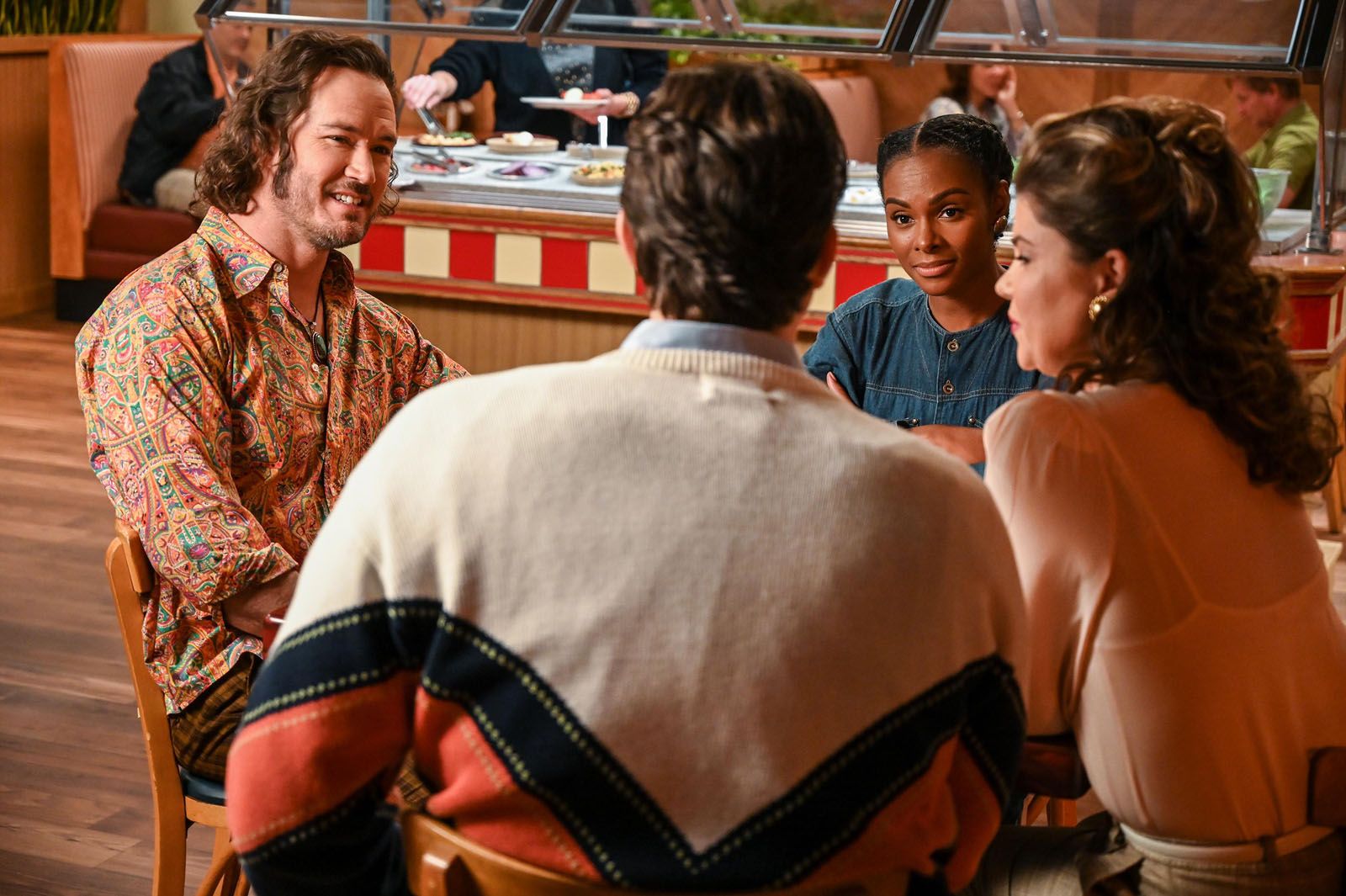 Mixedish Mixedish Foto MarkPaul Gosselaar, Tika Sumpter Foto 4 sobre 118