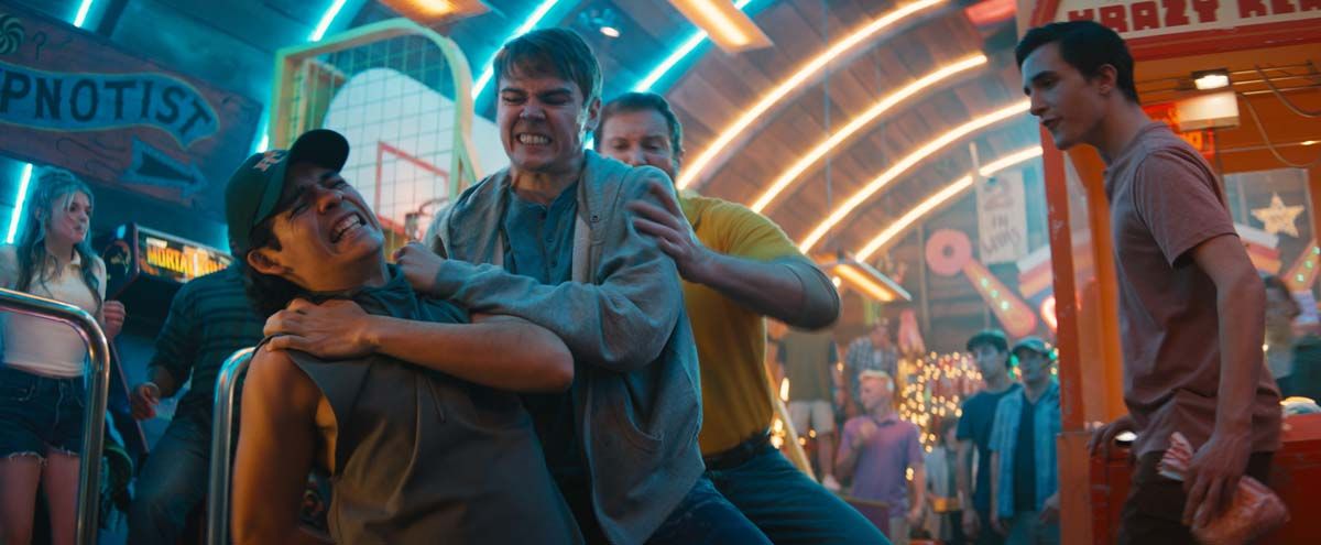 Nadie 2 : Foto Lucius Hoyos, Gage Munroe