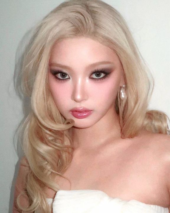 Póster Yoonchae Jeung