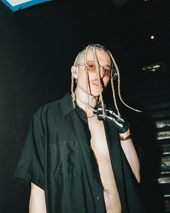 Póster Mitchel Cave