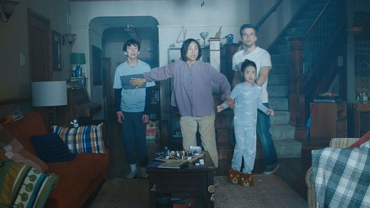 Foto Noah Alexander Sosnowski, Greta Lee, Wagner Moura