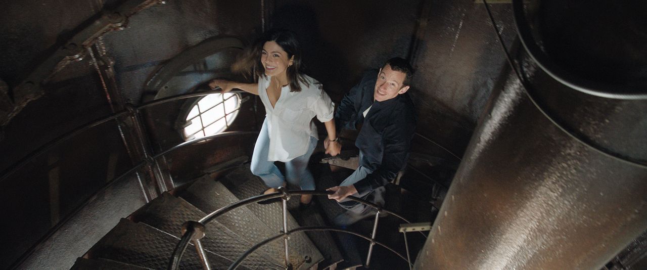Sólo por una noche : Foto Callum Turner, Monica Barbaro