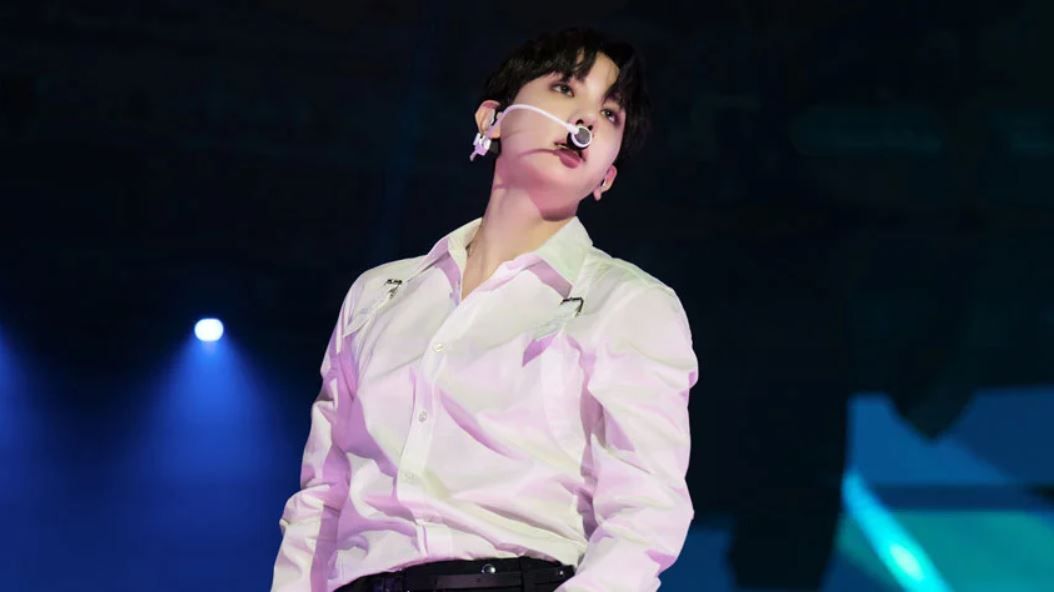 BAEKHYUN: Lonsdaleite [dot] IN CINEMAS : Foto