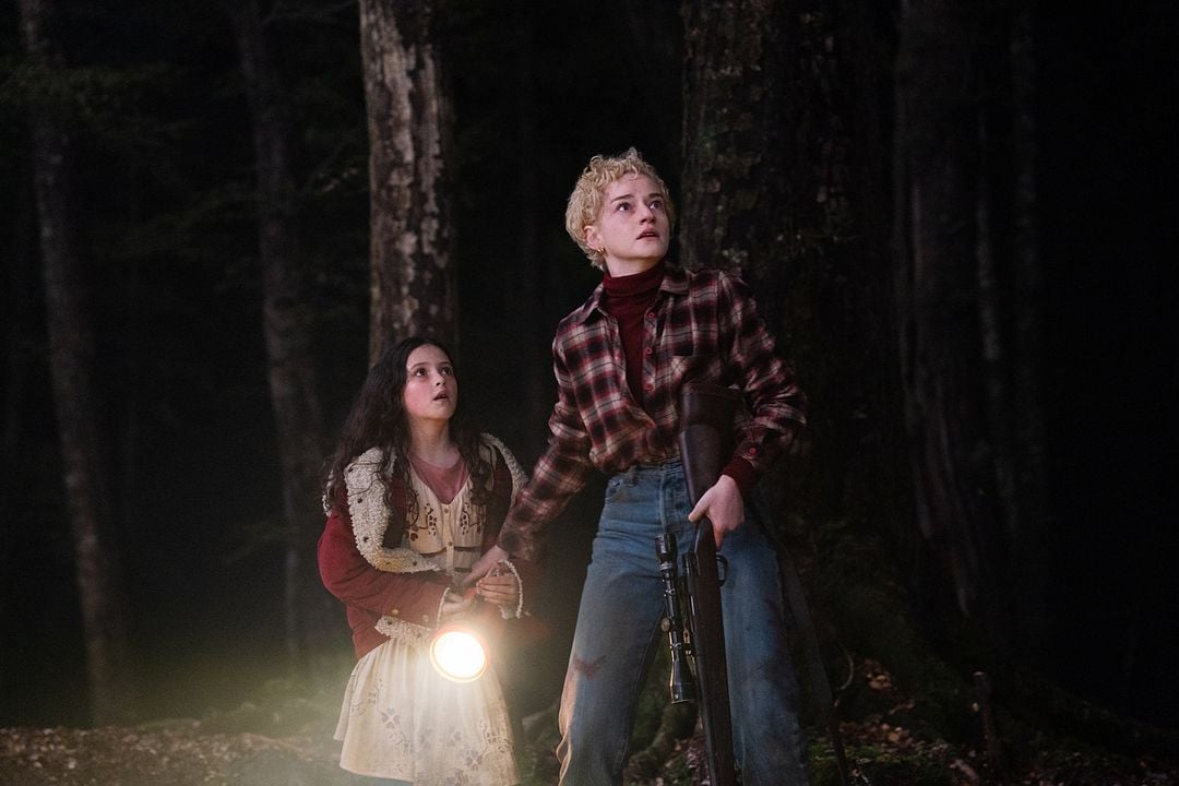 Hombre lobo : Foto Matilda Firth, Julia Garner