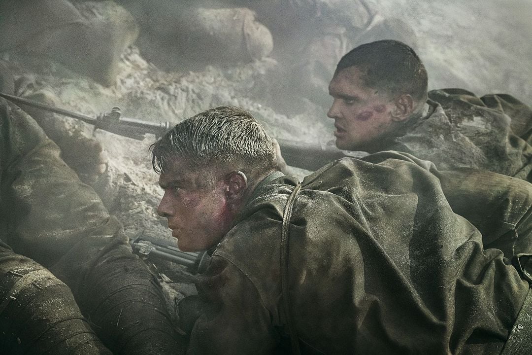 The Mosquito Bowl: Un partido en plena guerra : Foto Ray Nicholson, Nicholas Galitzine
