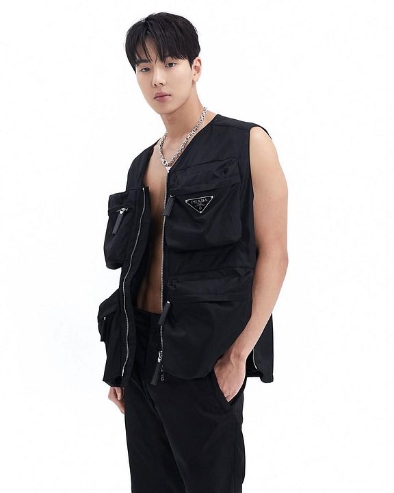 Póster Shownu 