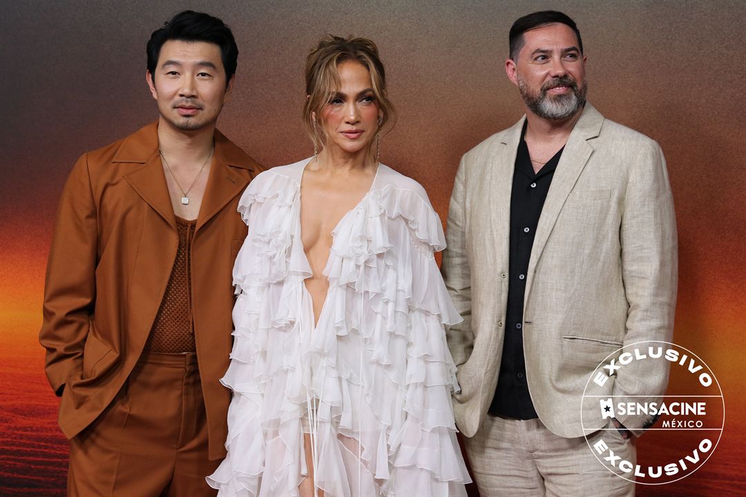 Atlas : Cobertura de revista Simu Liu, Jennifer Lopez, Brad Peyton