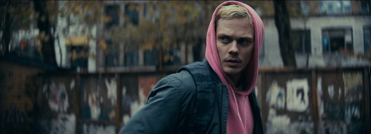 Encerrado : Foto Bill Skarsgård