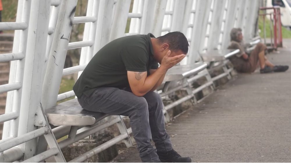 Al borde del puente : Foto