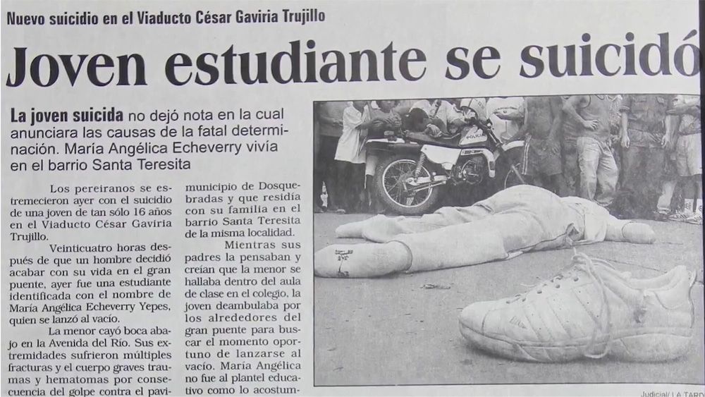 Al borde del puente : Foto