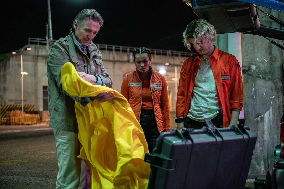 Alerta extinción : Foto Joe Keery, Liam Neeson, Georgina Campbell