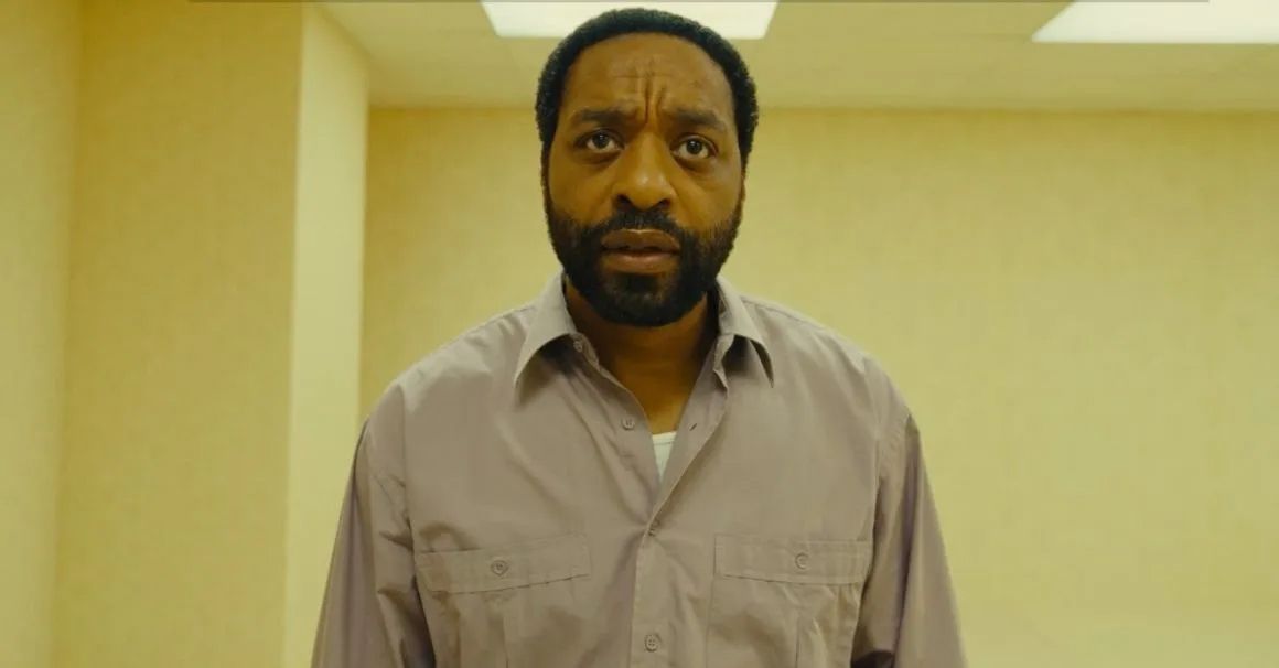 Backrooms: Sin Salida : Foto Chiwetel Ejiofor
