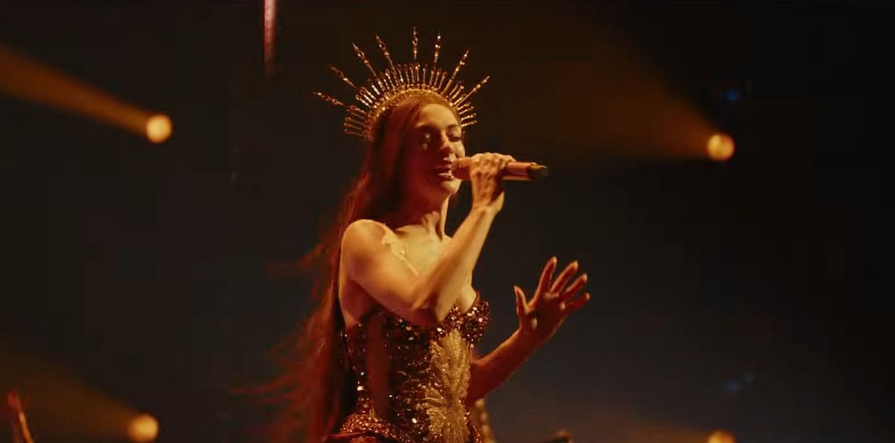 Mother Mary : Foto Anne Hathaway