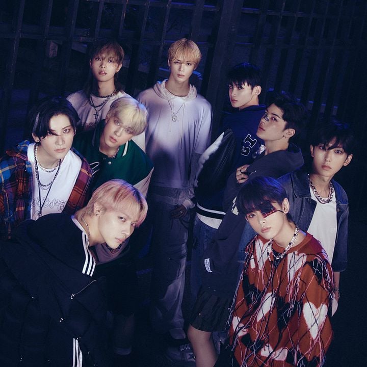 Póster &TEAM 