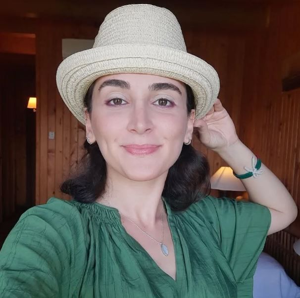 Póster Mahsa Rostami