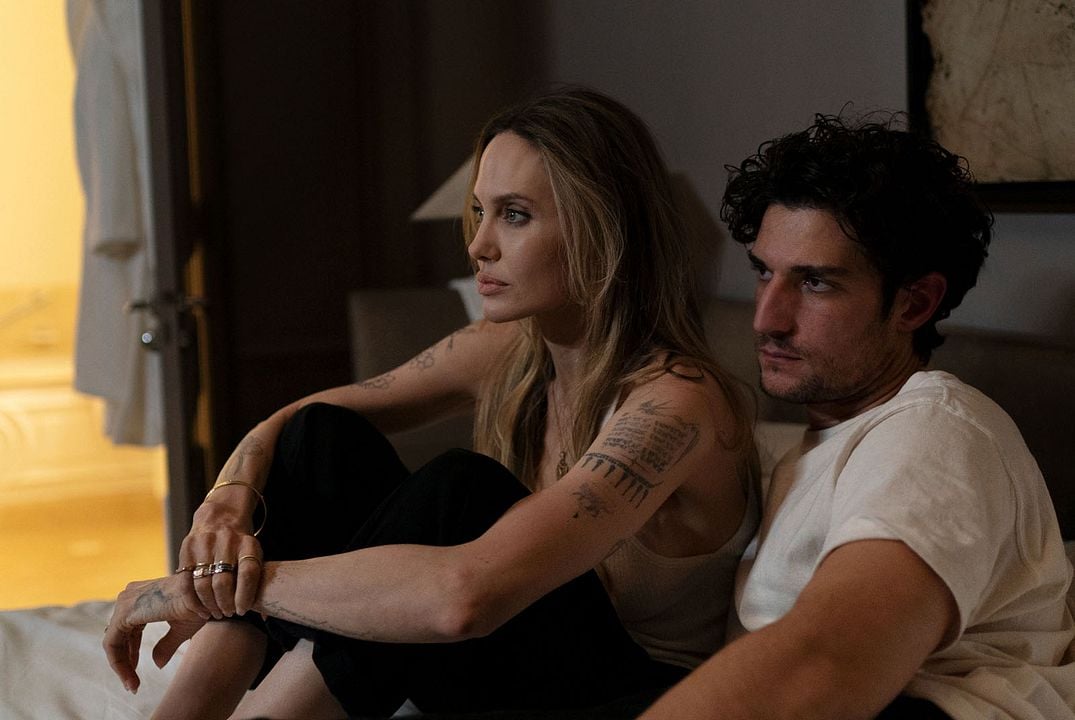 Alta Costura : Foto Angelina Jolie, Louis Garrel