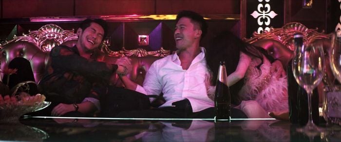 To Live Through Death : Foto