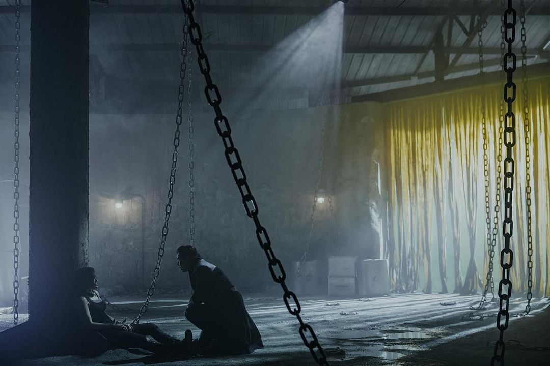 Atlas : Foto Jennifer Lopez, Simu Liu