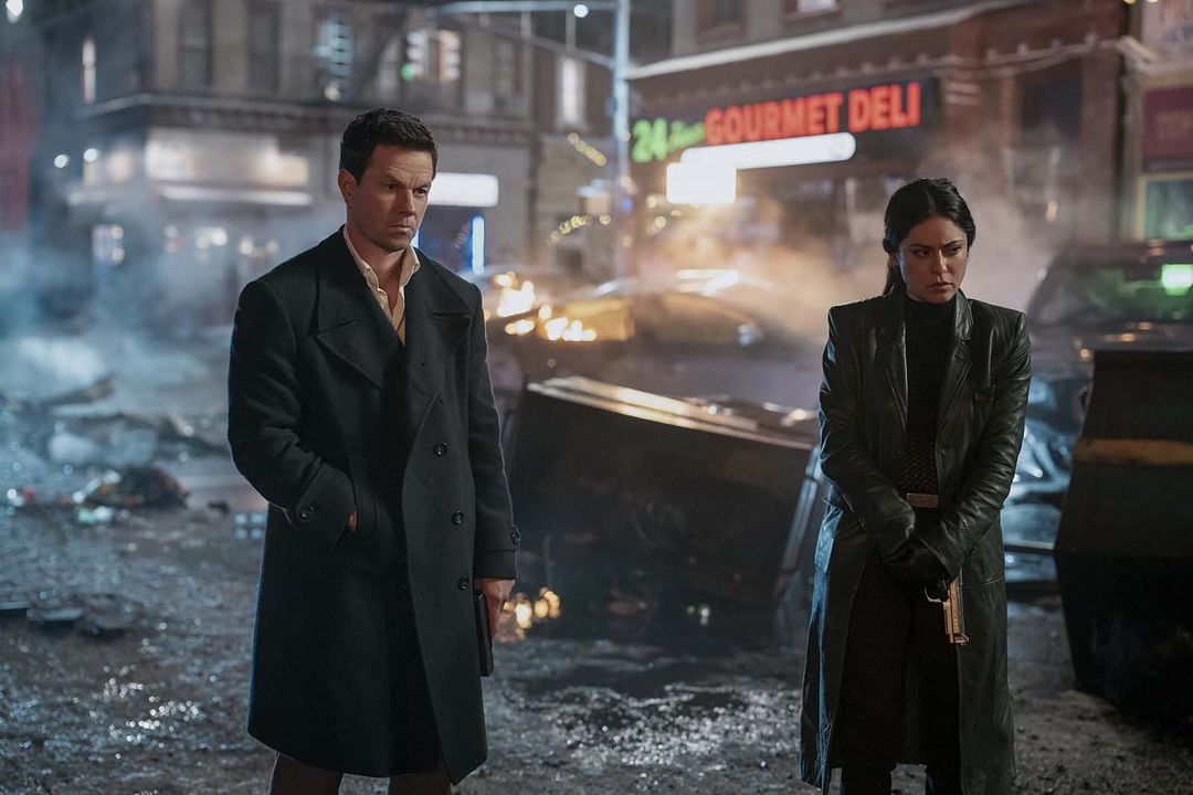 Juego Sucio : Foto Rosa Salazar, Mark Wahlberg