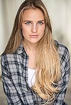 Póster Leona Clarke