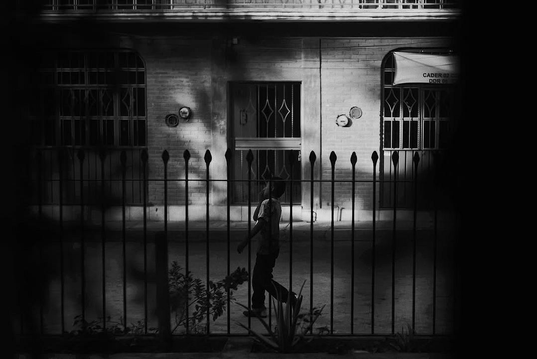 Los amantes se despiden con la mirada : Foto