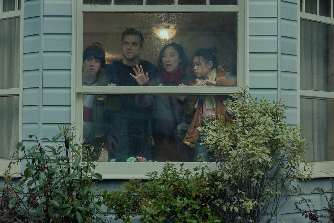 Foto Noah Alexander Sosnowski, Greta Lee, Wagner Moura