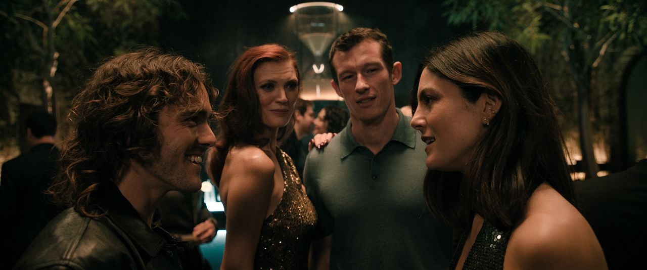 Sólo por una noche : Foto Callum Turner, Monica Barbaro