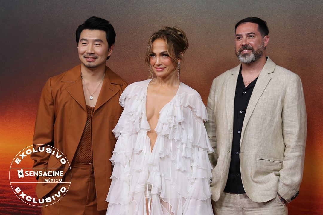 Atlas : Cobertura de revista Simu Liu, Jennifer Lopez, Brad Peyton