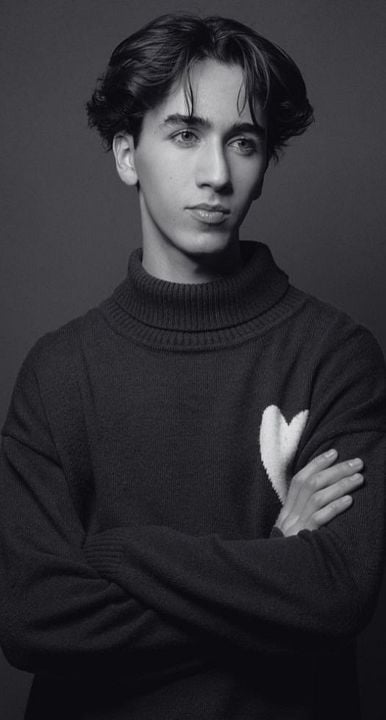 Póster Axel Madrazo