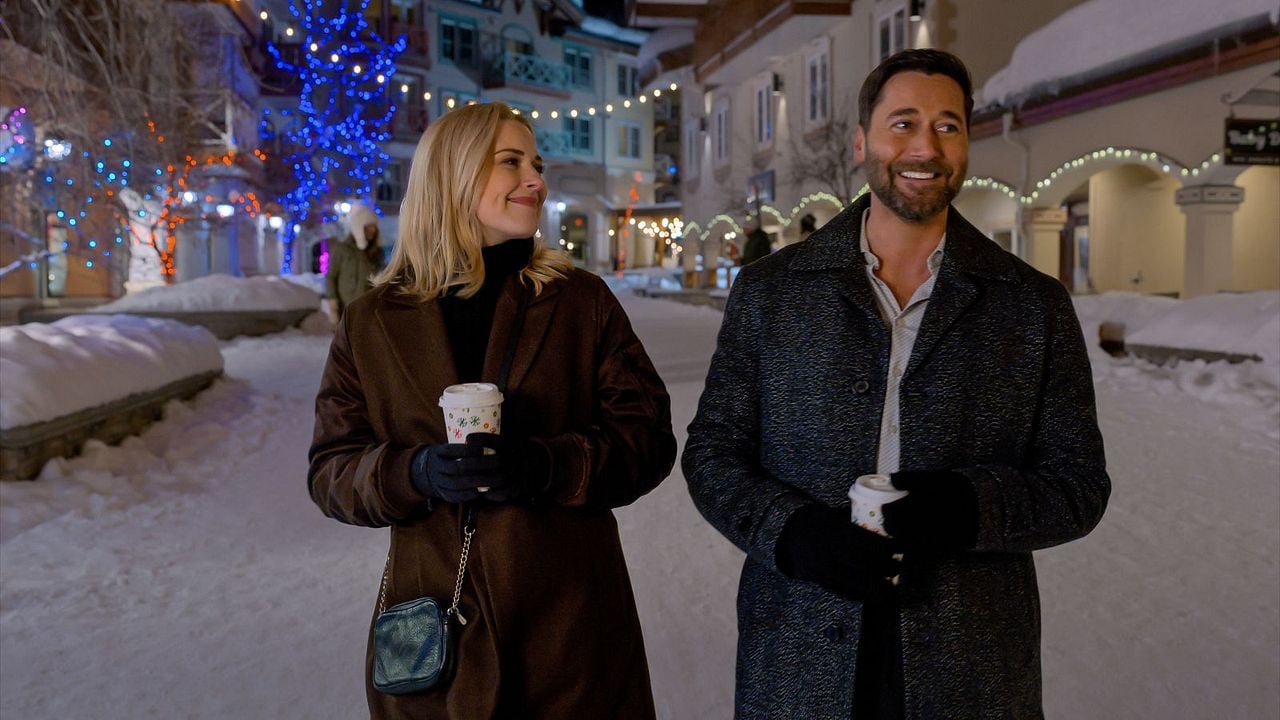 El secreto de Santa : Foto Alexandra Breckenridge, Ryan Eggold