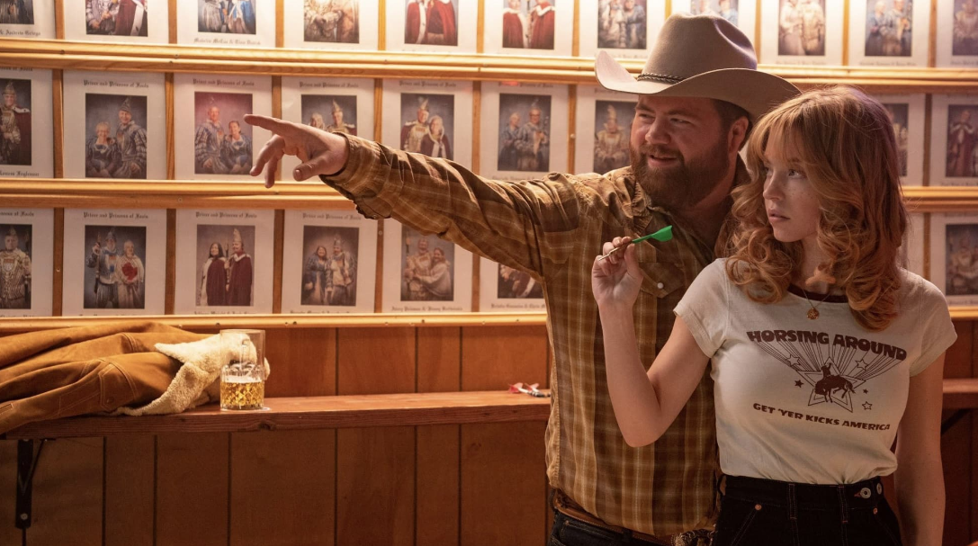 Americana : Foto Sydney Sweeney, Paul Walter Hauser