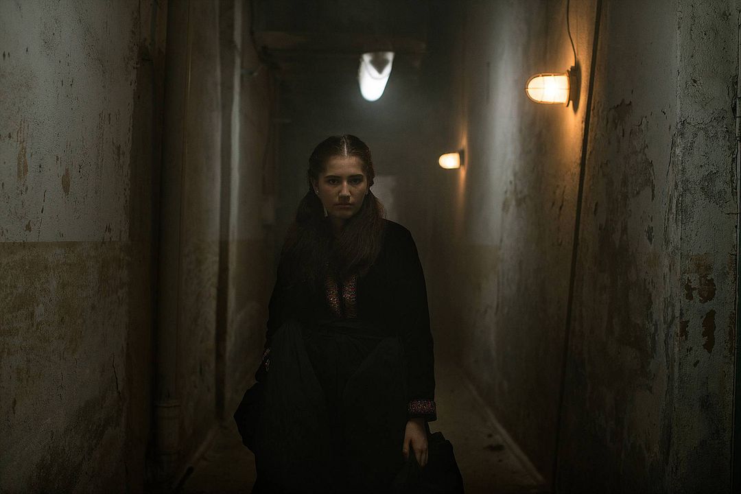 Black Rabbit, White Rabbit : Foto