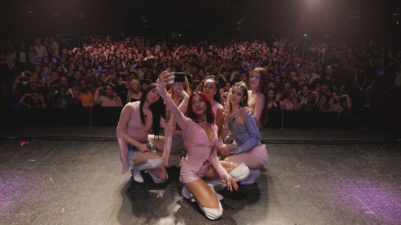 KATSEYE: Wild Hearts : Foto Yoonchae Jeung, Megan Skiendiel, Lara Raj, Sophia Laforteza, Daniela Avanzini, Manon Bannerman, KATSEYE