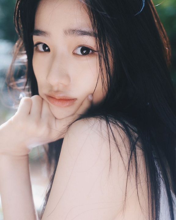 Póster Tontawan Tantivejakul