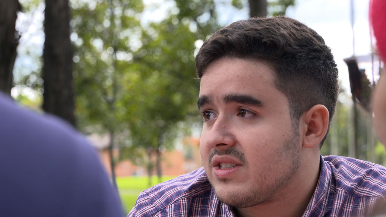 Sobre la mesa : Foto