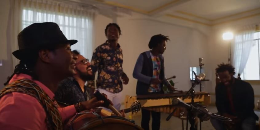 Busca por dentro : Foto