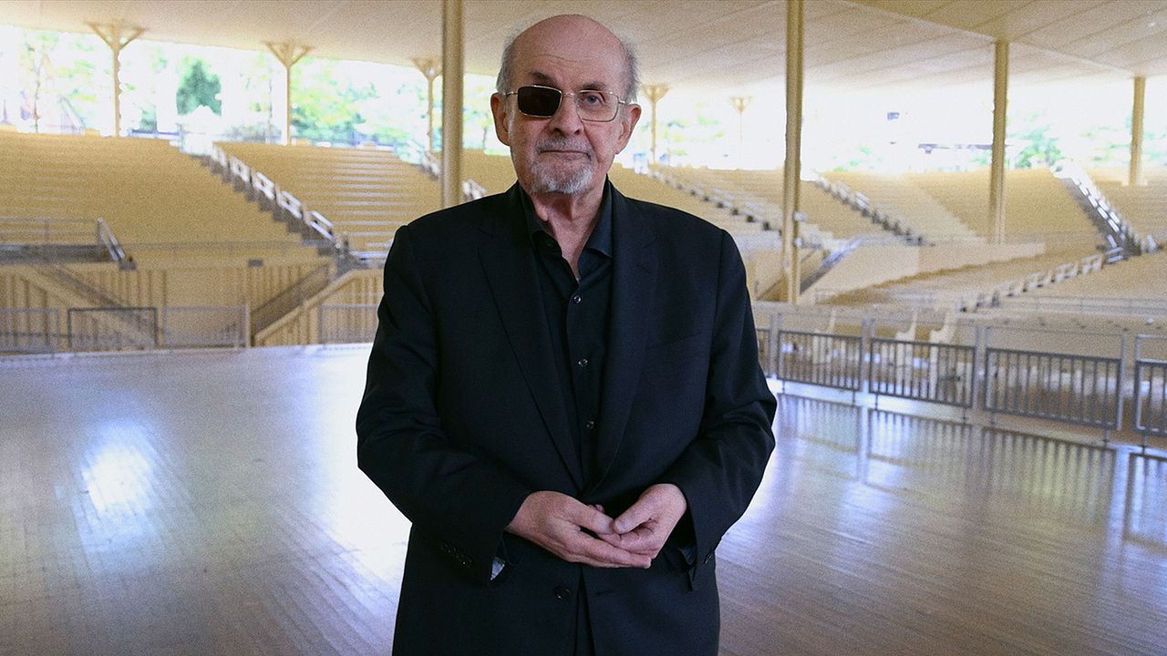 Knife: The Attempted Murder of Salman Rushdie : Foto