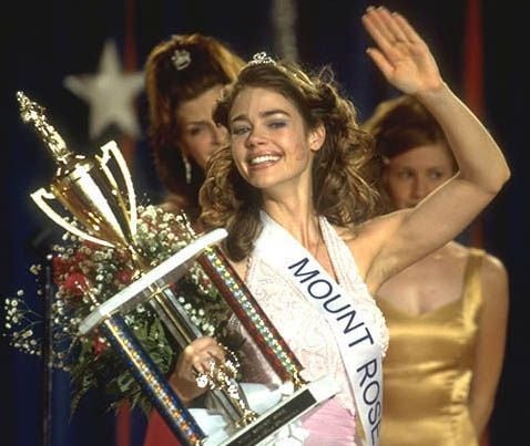 Muérete bonita : Foto Denise Richards, Michael Patrick Jann