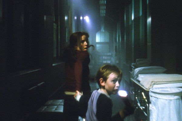 En la oscuridad de la noche : Foto Emma Caulfield