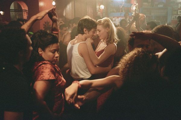 Baile caliente: noches de la Habana : Foto Romola Garai, Diego Luna