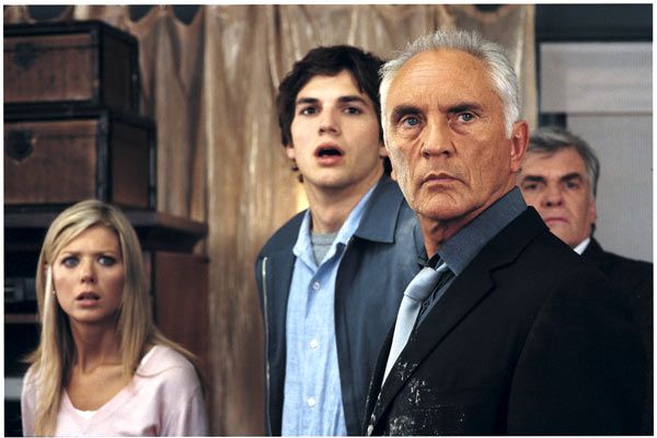 Foto Ashton Kutcher, Tara Reid, Terence Stamp