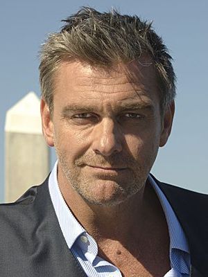 Póster Ray Stevenson