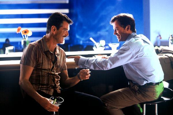 Foto Greg Kinnear, Pierce Brosnan, Richard Shepard