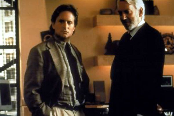 Acoso : Foto Michael Douglas, Donald Sutherland