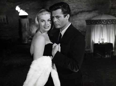 La Dolce Vita : Foto Marcello Mastroianni, Federico Fellini
