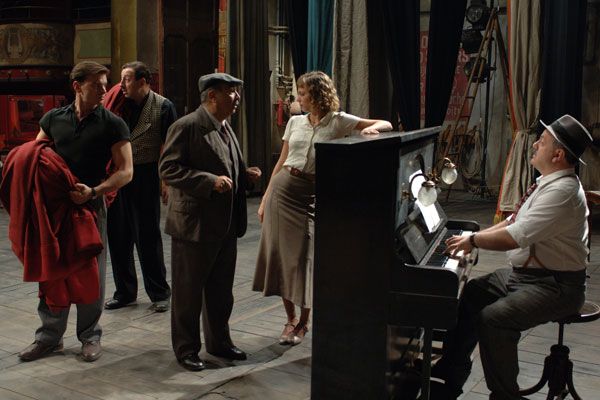 Foto Nora Arnezeder, Gérard Jugnot, Clovis Cornillac